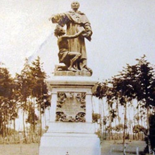 Monumento a Fray Bartolomé de las Casas en la zona 1 de la ciudad de Guatemala 