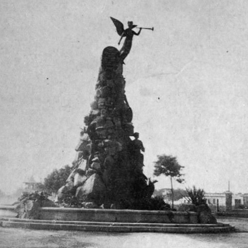 Monumento de la Fama o del Ángel en la Plaza 11 de Marzo en la Ciudad de Guatemala