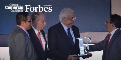 Mario López Estrada premio Forbes Guatemala