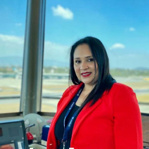 Biografía de Mishel García, gerente de navegación aérea en Guatemala