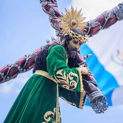 Poema «El Pórtico» en Guatemala