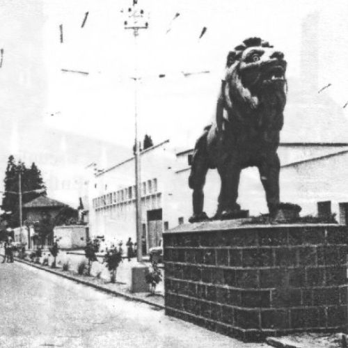 La escultura del león de bronce que es famosa en Quetzaltenango