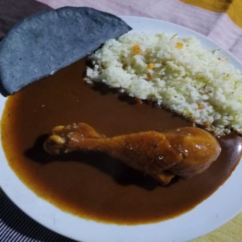 Receta para preparar mole de pollo de San Marcos