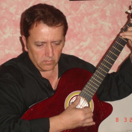 Biografía de Mario Vides, cantante guatemalteco 