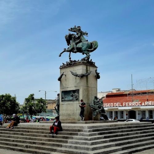 Historia de la Plaza Barrios en Ciudad de Guatemala