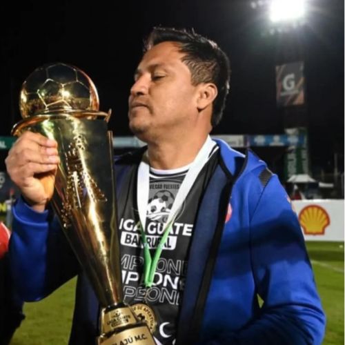 Biografía de Amarini Villatoro, entrenador guatemalteco