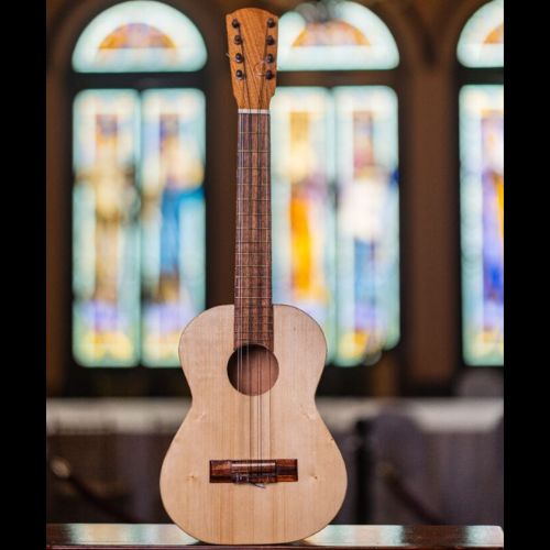 Características de la Guitarrilla Huehueteca en Guatemala