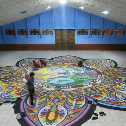 Cómo es la técnica para elaborar los barriletes gigantes en Guatemala