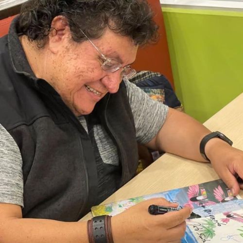 Biografía de Ovidio Girón cantante guatemalteca