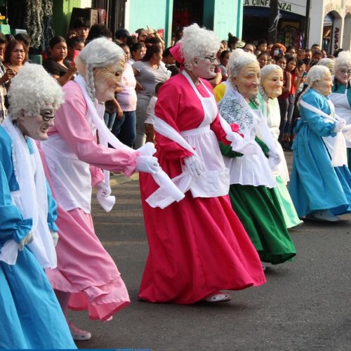 El convite de las Abuelitas en Siquinilá
