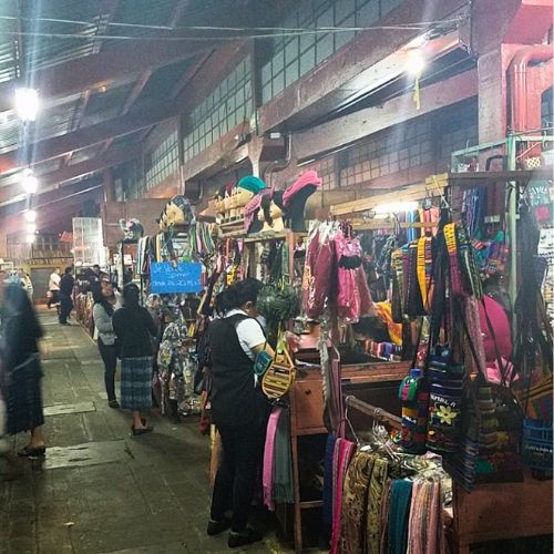 Mercado monumento al Caminero en San Lucas, Sacatepéquez, Guatemala