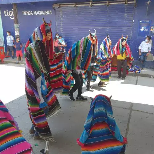 Danzas tradicionales de los 22 departamentos de Guatemala