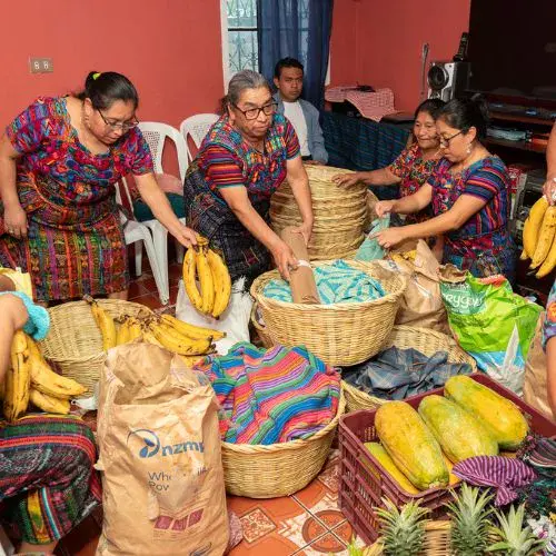 Llevar canastas de comida en la pedida de mano