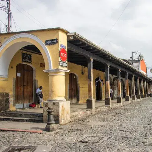 Qué colores se pueden usar en las fachadas de Antigua Guatemala