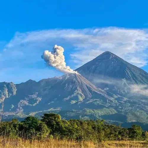 Dónde está el volcán Santiaguito