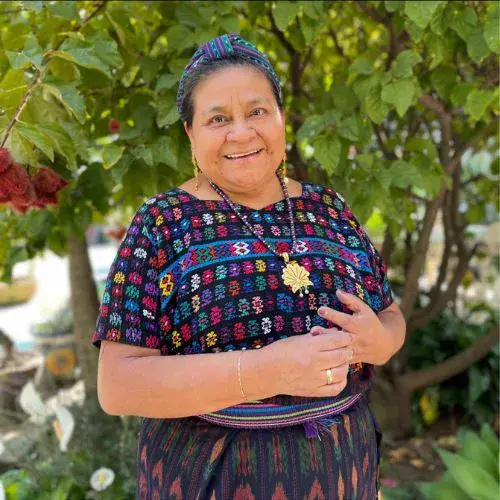 El día que Rigoberta Menchú ganó el Premio Nobel de la Paz