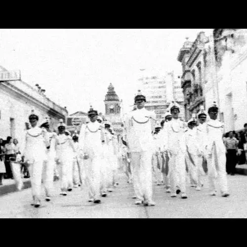 Colegio san sebastián en desfiles patrios de 1980