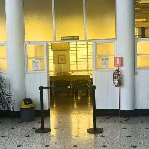 Cómo es visitar la Hemeroteca Nacional de Guatemala
