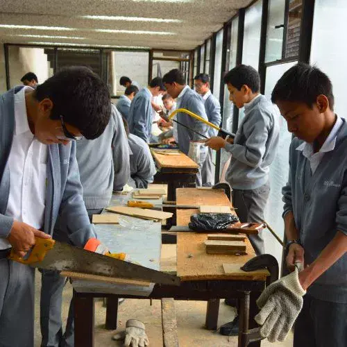 La clase de artes industriales que se impartía en el colegio