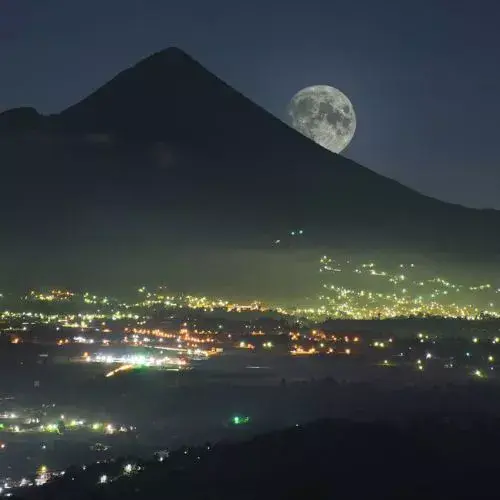 Letra de la canción Noche de Luna entre Ruinas