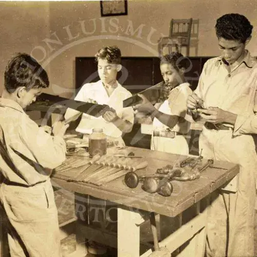 clase artes industriales que existió en Guatemala