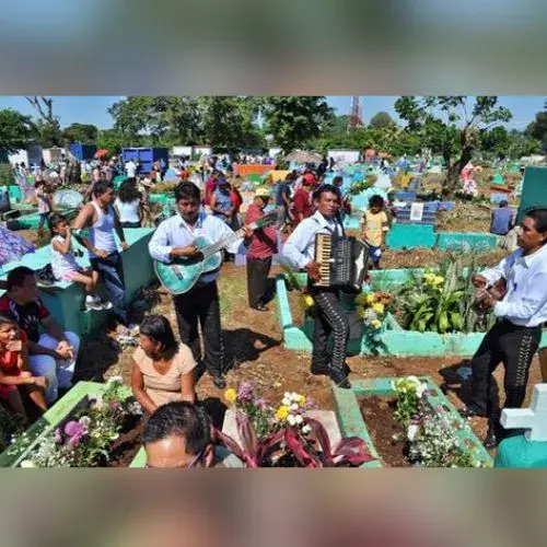 Cementerios el 1 de noviembre en Guatemala