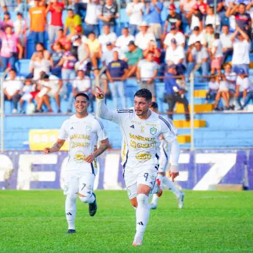 Darwin Lom futbolista guatemalteco