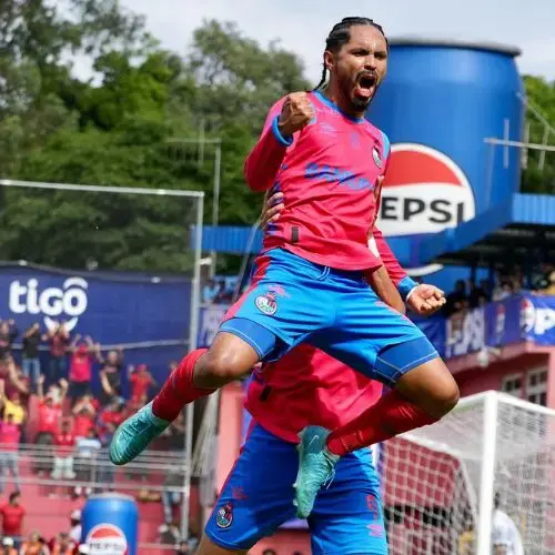 José El Cabllo Morales con Municipal