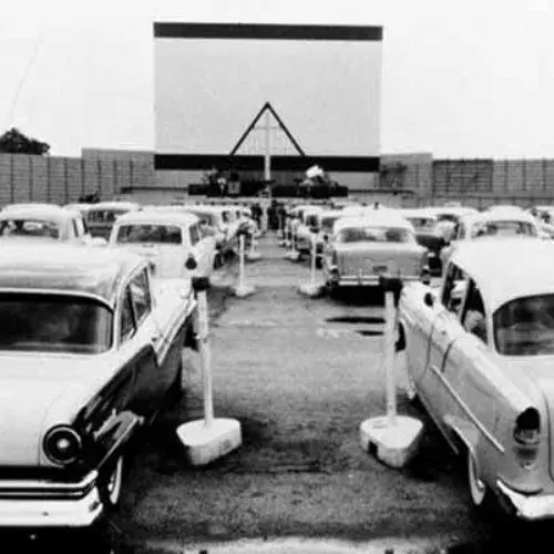 autocinema en la Calzada Roosevelt Guatemala