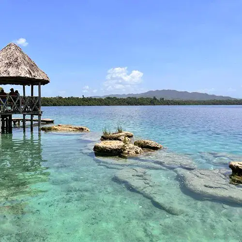 Laguna_Lachua_estromatolitos